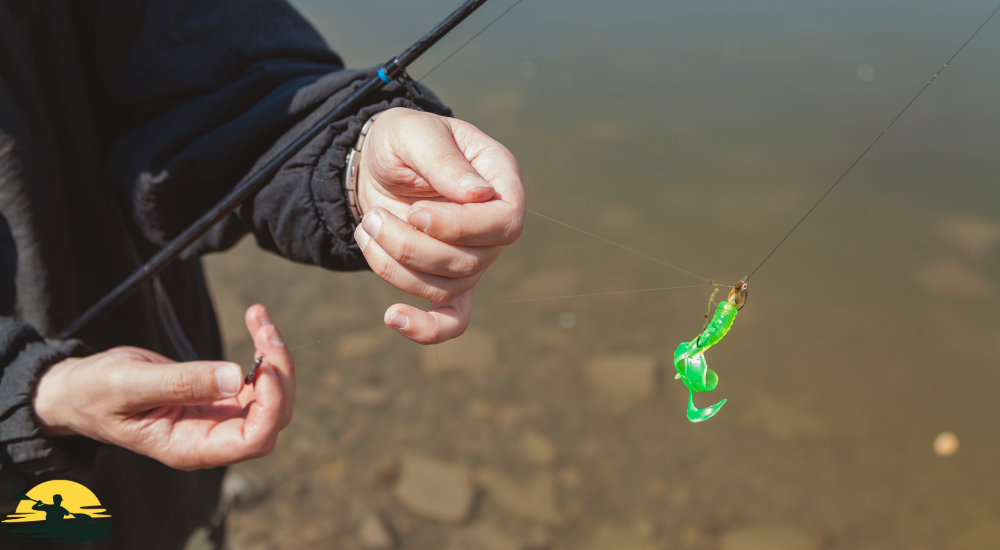 Tying a fishing knot